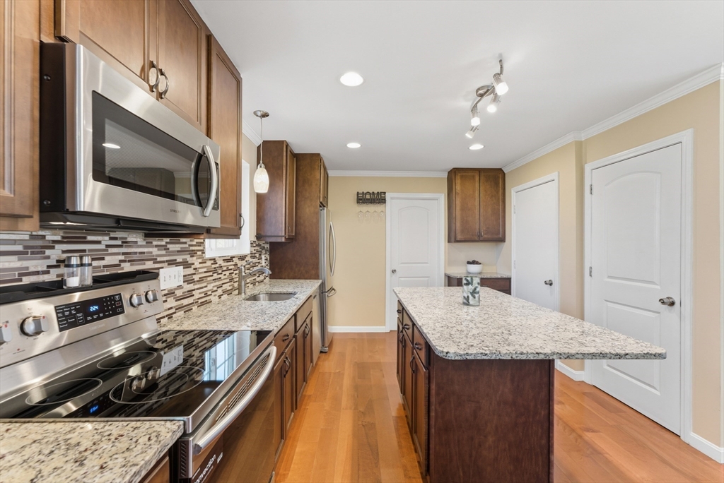 116 Granville Road Southwick, MA 01077 - Photo 5 of 40 Gallery Image 5