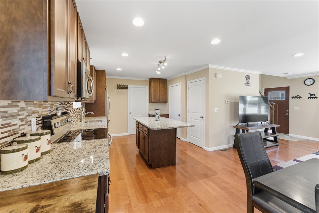116 Granville Road Southwick, MA 01077 - Photo 6 of 40 Gallery Image 6