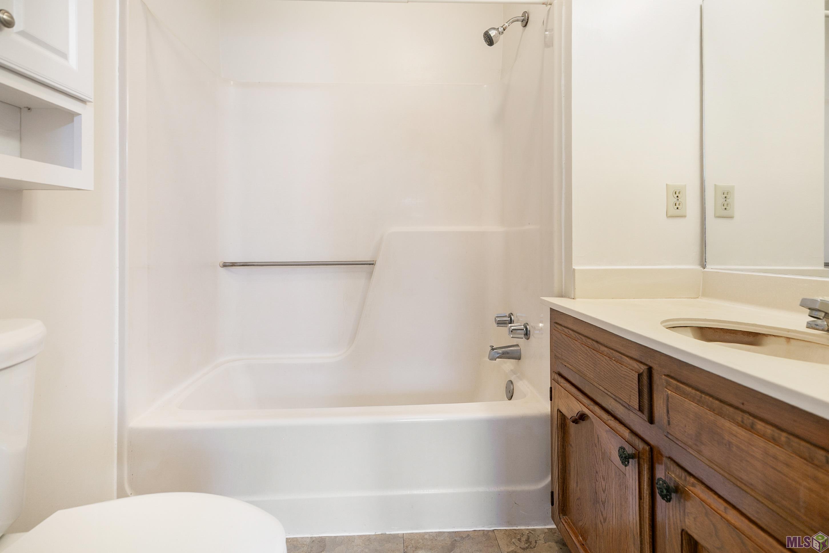 8091 Bayou Fountain Avenue, Unit 402 Baton Rouge, LA 70820 - Photo 14 of 15