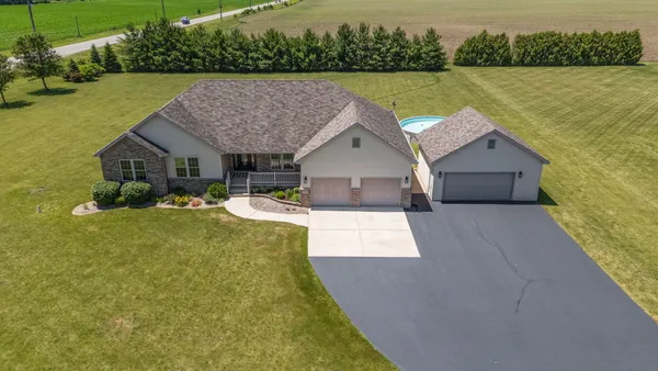 $600,000 | 798 South 400 West, Hebron, IN 46341
