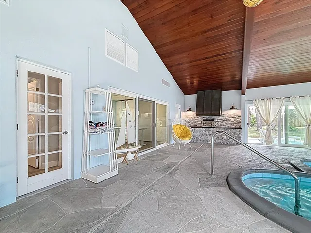 $9,500 | 8693 15th Street North, St. Petersburg, FL 33702