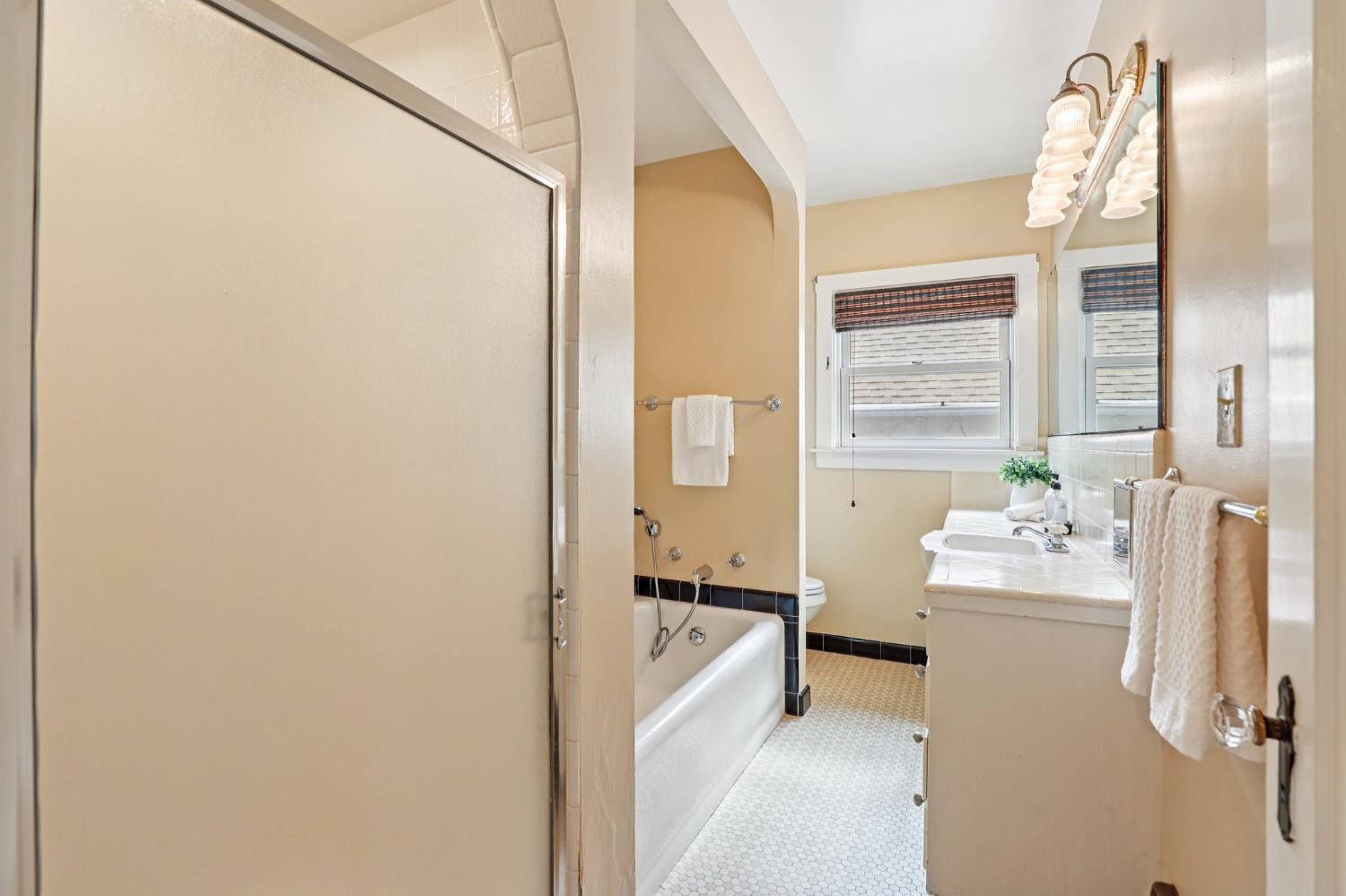 2200 2nd Avenue Sacramento, CA 95818 - Photo 32 of 69