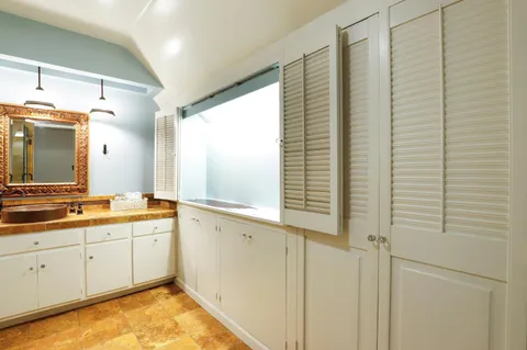 $899,000 | 2200 2nd Avenue, Sacramento, CA 95818