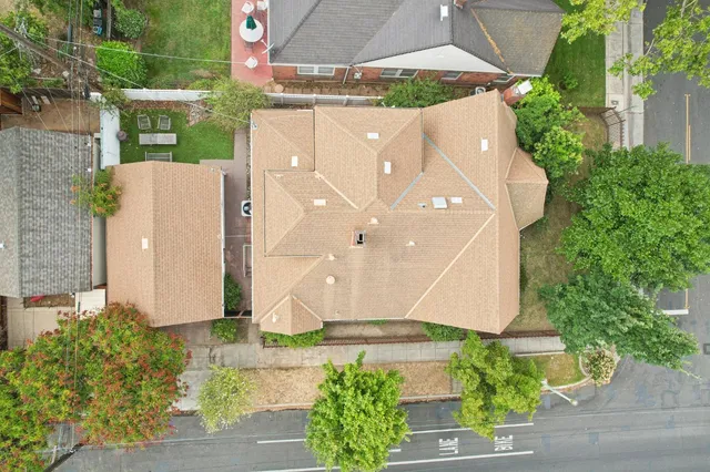 $949,000 | 2200 2nd Avenue, Sacramento, CA 95818