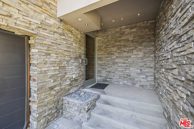 $3,000,000 | 2756 Westshire Drive, Los Angeles, CA 90068