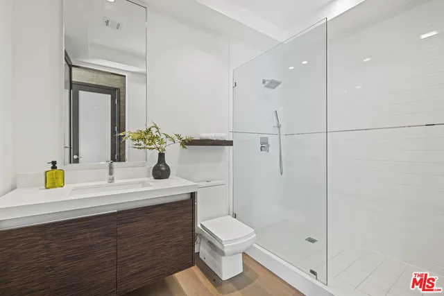 $3,000,000 | 2756 Westshire Drive, Los Angeles, CA 90068