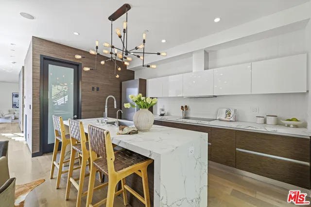 $3,000,000 | 2756 Westshire Drive, Los Angeles, CA 90068