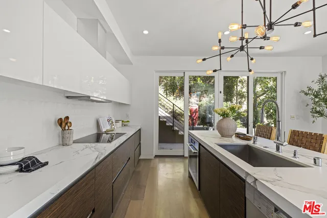 $3,000,000 | 2756 Westshire Drive, Los Angeles, CA 90068