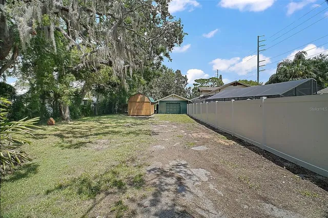 $299,900 | 150 East Charlotte Avenue, Eustis, FL 32726