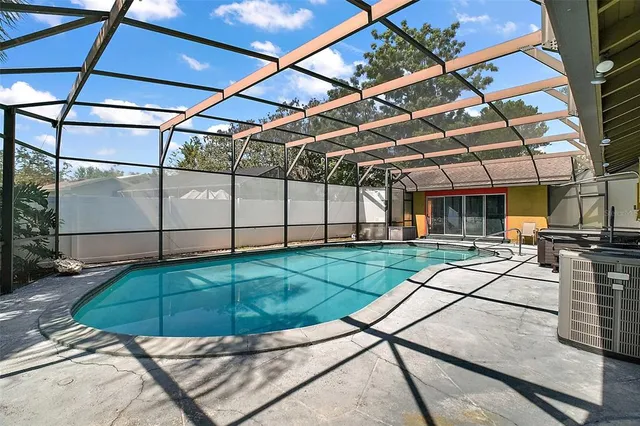 $299,900 | 150 East Charlotte Avenue, Eustis, FL 32726