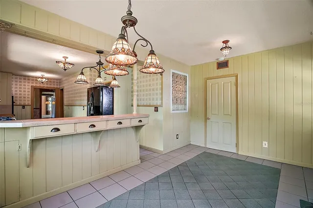 $299,900 | 150 East Charlotte Avenue, Eustis, FL 32726