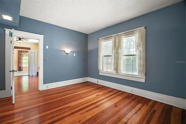 $299,900 | 150 East Charlotte Avenue, Eustis, FL 32726