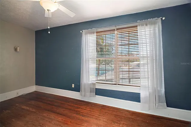 $299,900 | 150 East Charlotte Avenue, Eustis, FL 32726