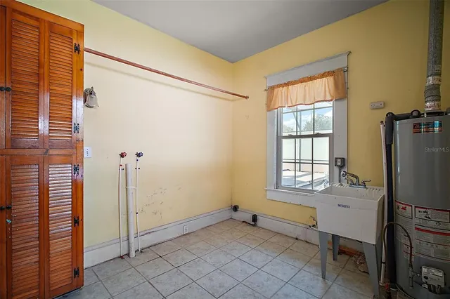 $299,900 | 150 East Charlotte Avenue, Eustis, FL 32726