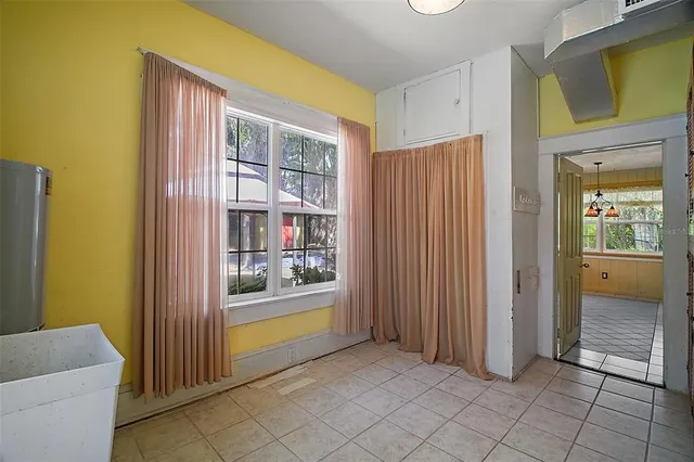 $299,900 | 150 East Charlotte Avenue, Eustis, FL 32726