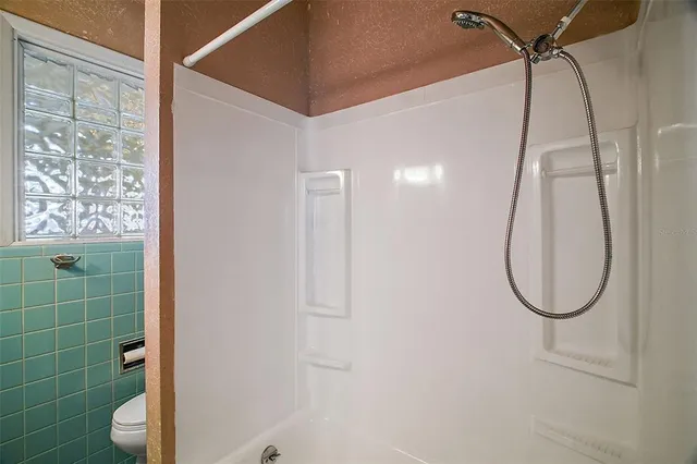 $299,900 | 150 East Charlotte Avenue, Eustis, FL 32726