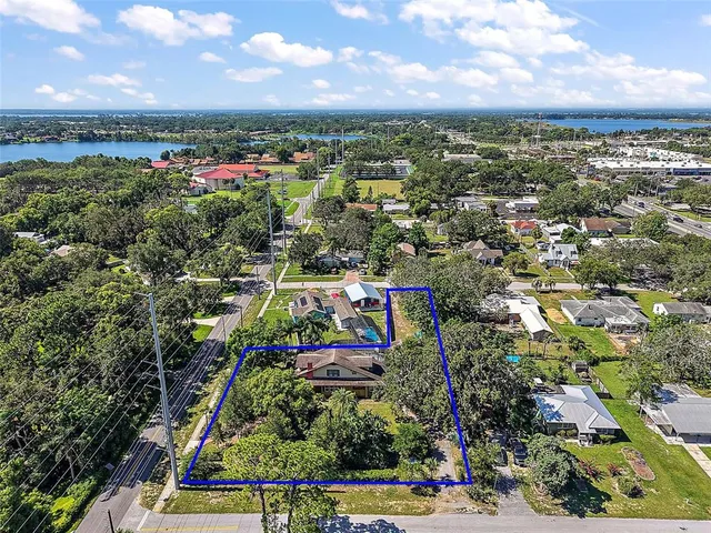 $299,900 | 150 East Charlotte Avenue, Eustis, FL 32726