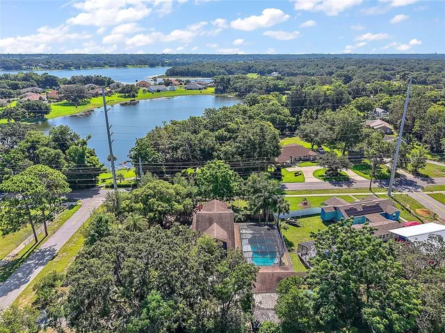 $299,900 | 150 East Charlotte Avenue, Eustis, FL 32726