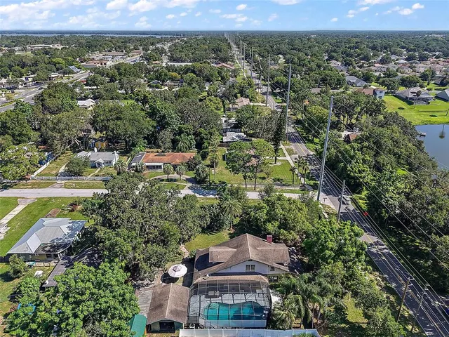 $299,900 | 150 East Charlotte Avenue, Eustis, FL 32726