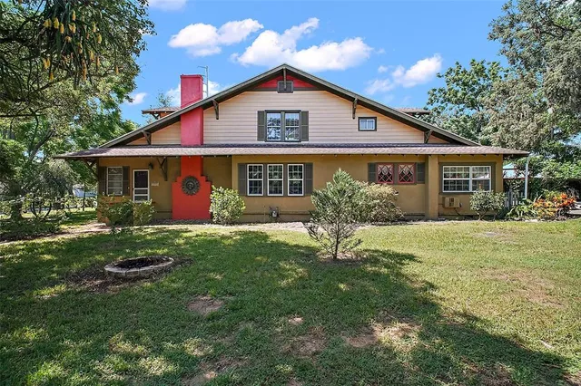 $299,900 | 150 East Charlotte Avenue, Eustis, FL 32726