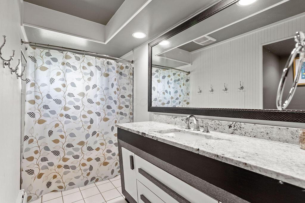 4700 Riverside Drive Columbus, OH 43220 - Photo 15 of 21 7G5A9153
