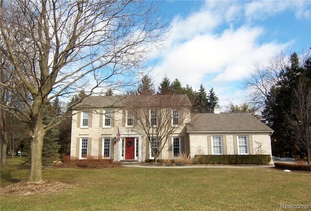 1912 Lenomar Court Rochester, MI 48309 - Photo 1 of 31 1 exterior (2).jpg