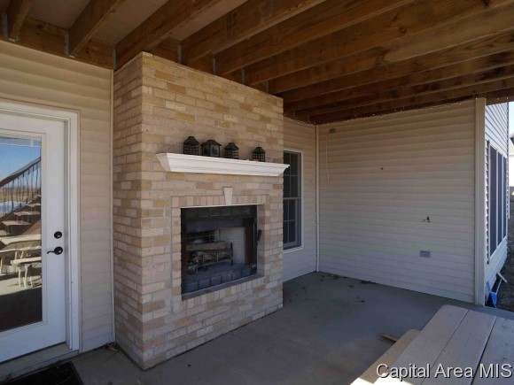 7676 Wesley Chapel Road Chatham, IL 62629 - Photo 4 of 22