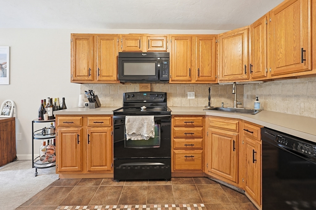 510 Ridgefield Circle, Unit C Clinton, MA 01510 - Photo 11 of 24
