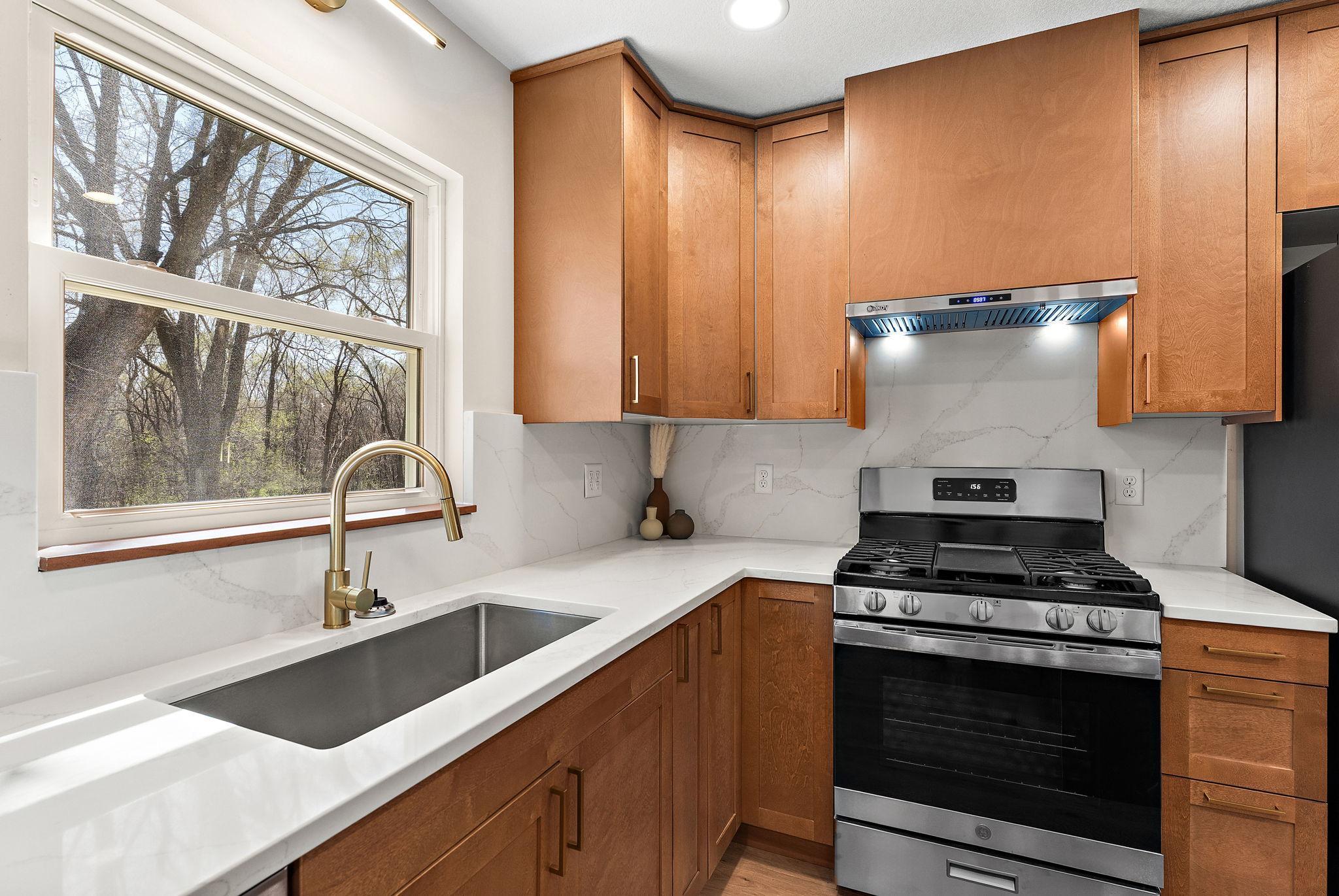 10645 Johnson Road Bloomington, MN 55437 - Photo 10 of 35