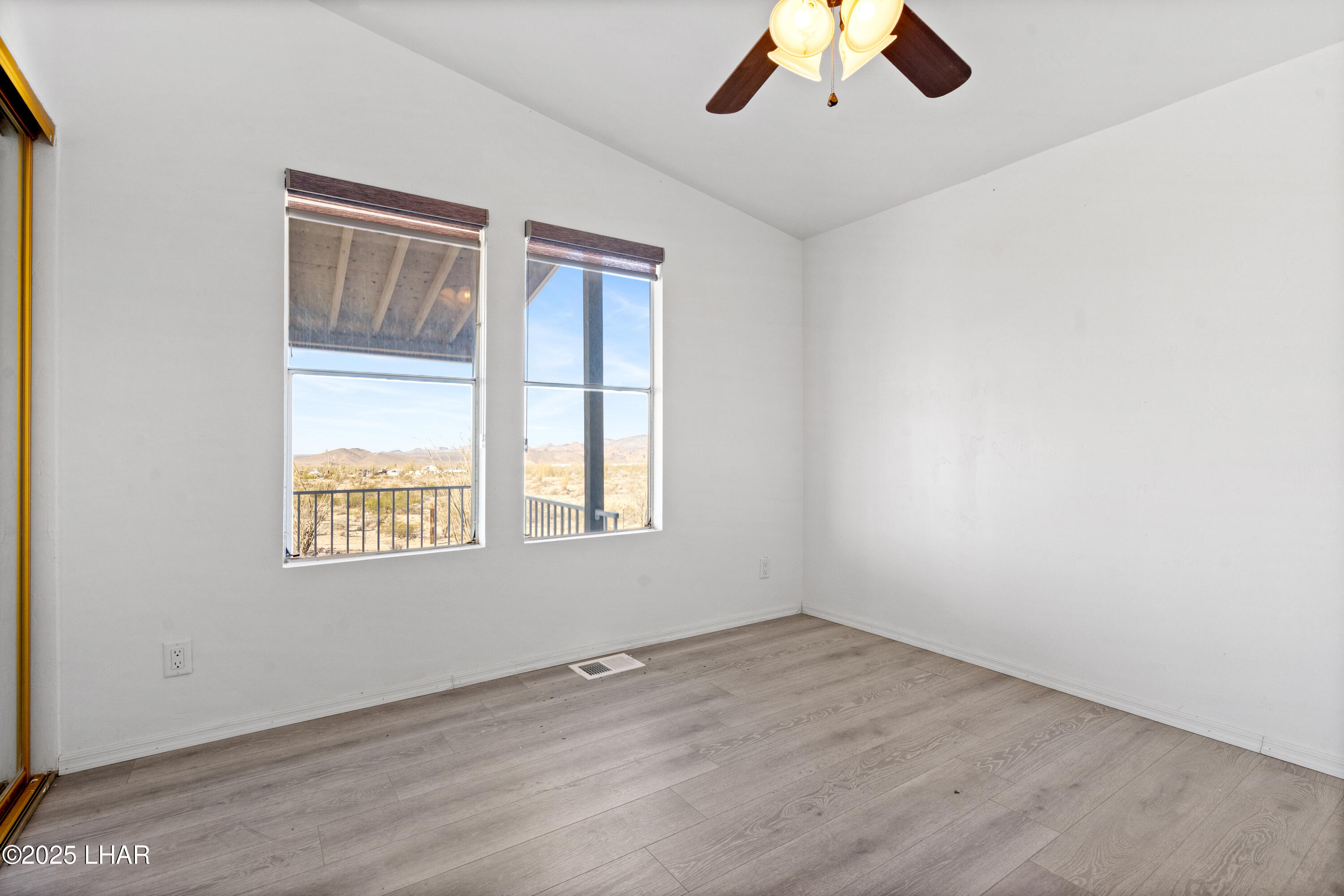 14445 Ashurst Road Yucca, AZ 86438 - Photo 11 of 57 2_dsc09226