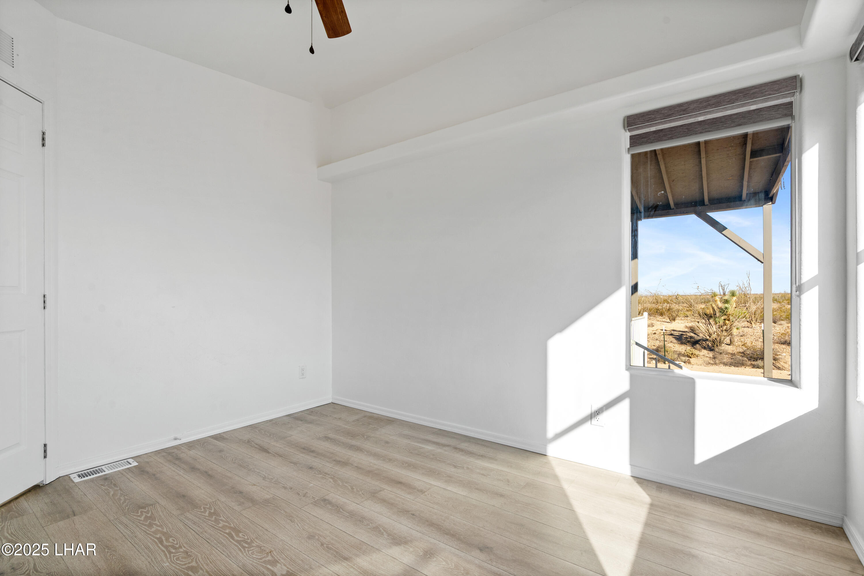 14445 Ashurst Road Yucca, AZ 86438 - Photo 15 of 57 14_dsc09301