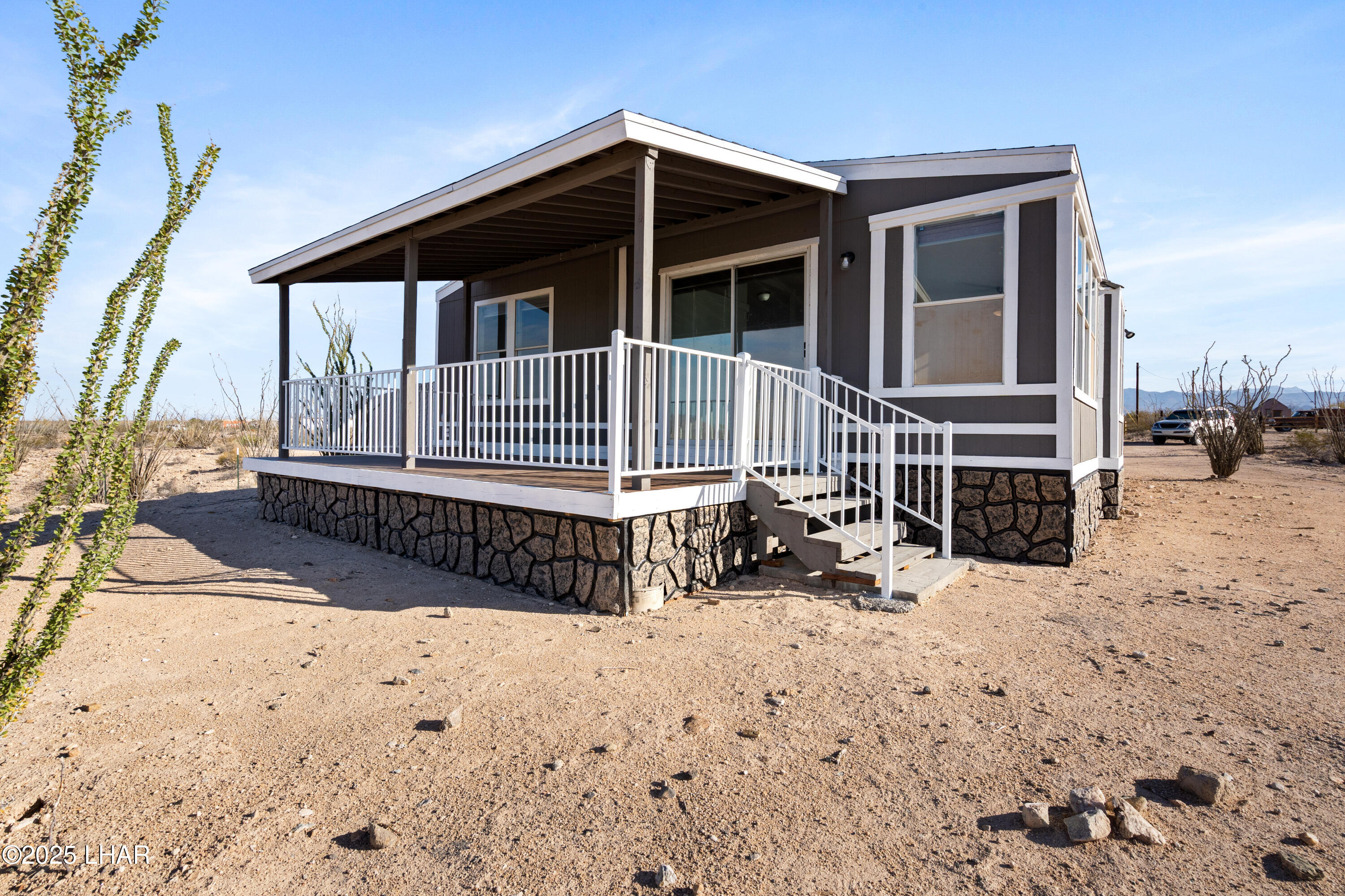 14445 Ashurst Road Yucca, AZ 86438 - Photo 2 of 57 1_dsc09410