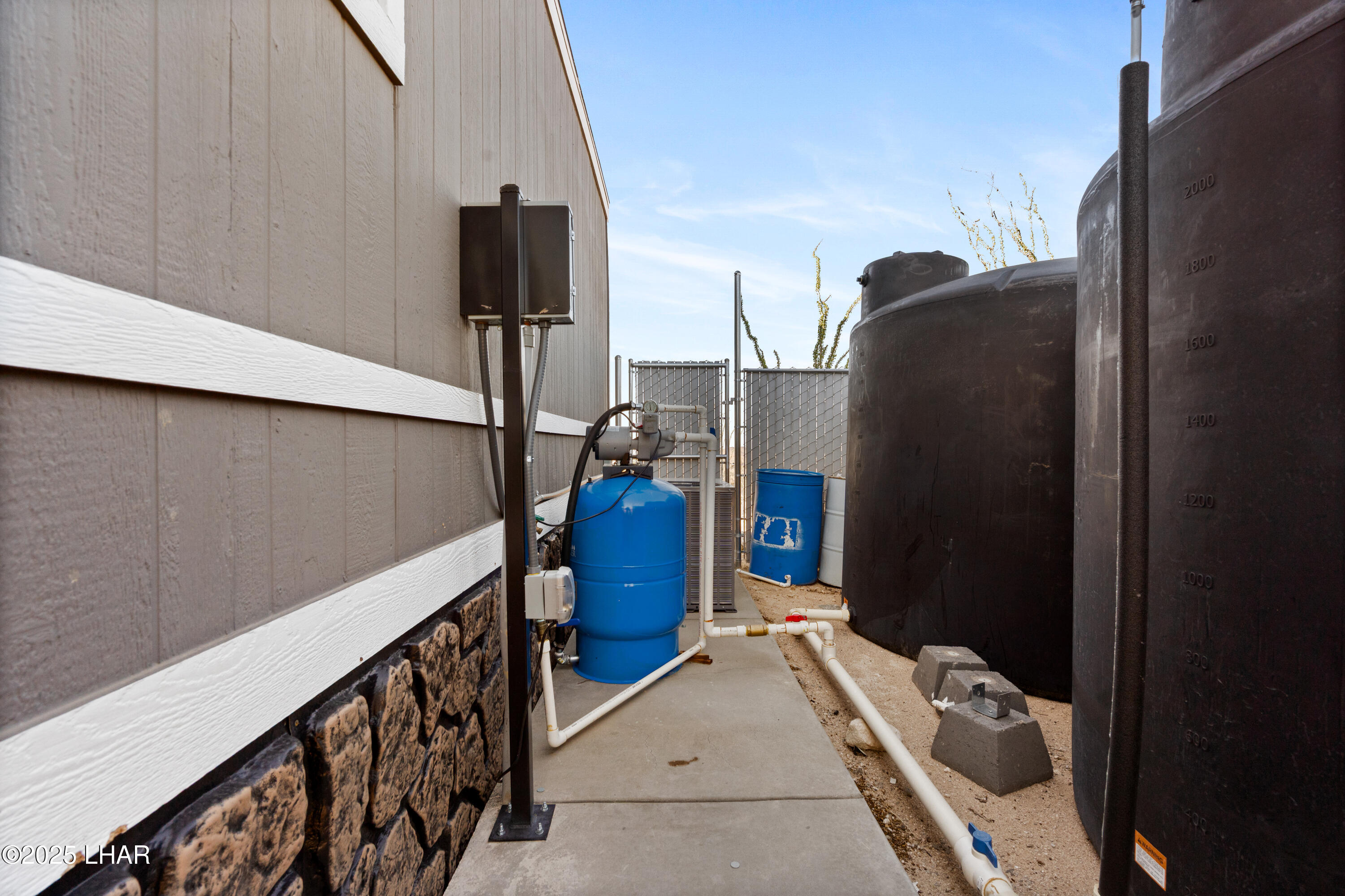 14445 Ashurst Road Yucca, AZ 86438 - Photo 28 of 57 27_dsc09365