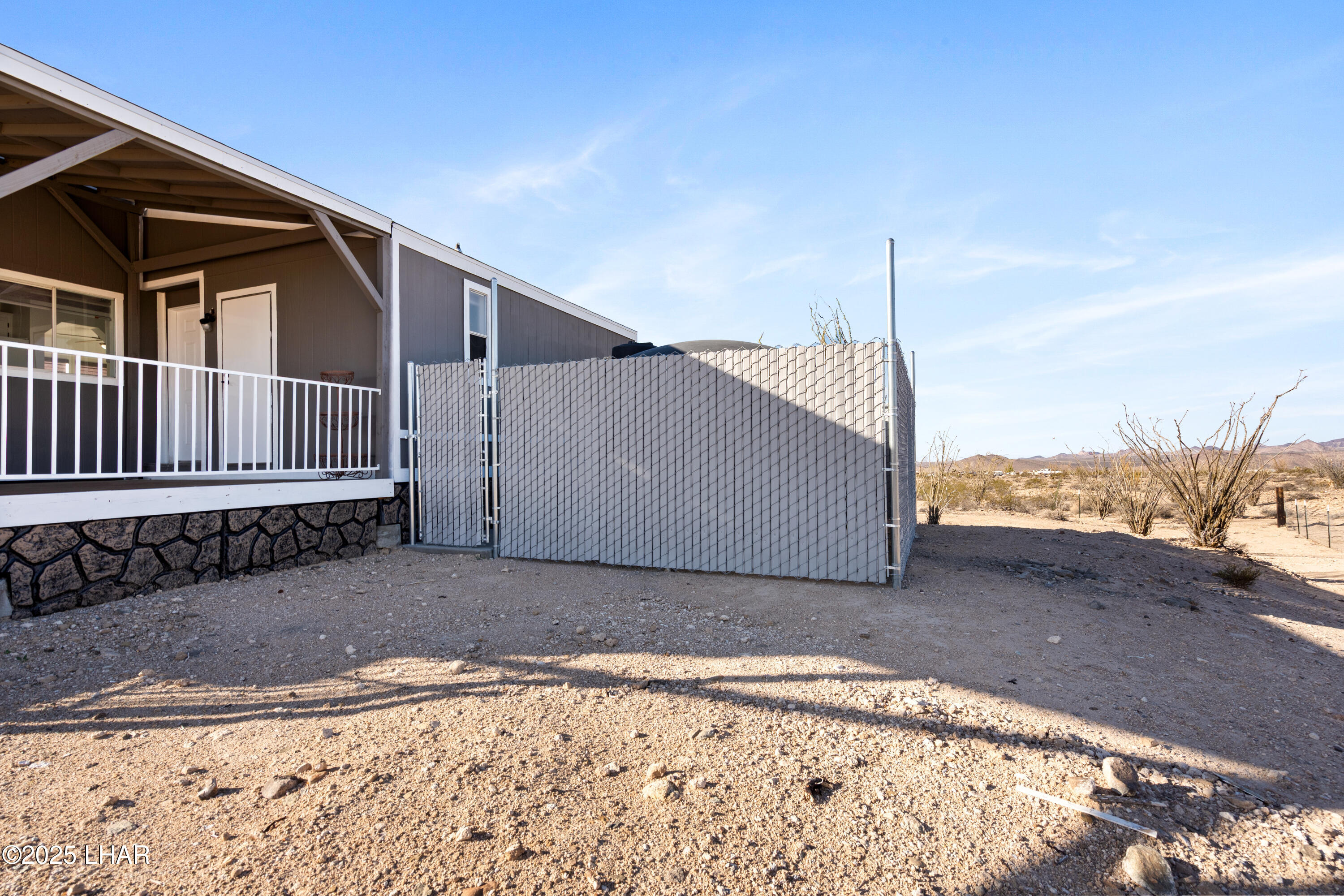 14445 Ashurst Road Yucca, AZ 86438 - Photo 34 of 57 33_dsc09396