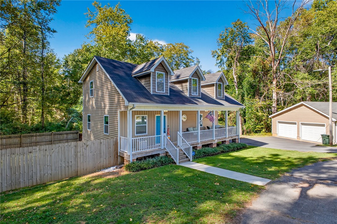 136 Cherokee Road Easley, SC 29642 - Photo 2 of 20 Gallery Image 2