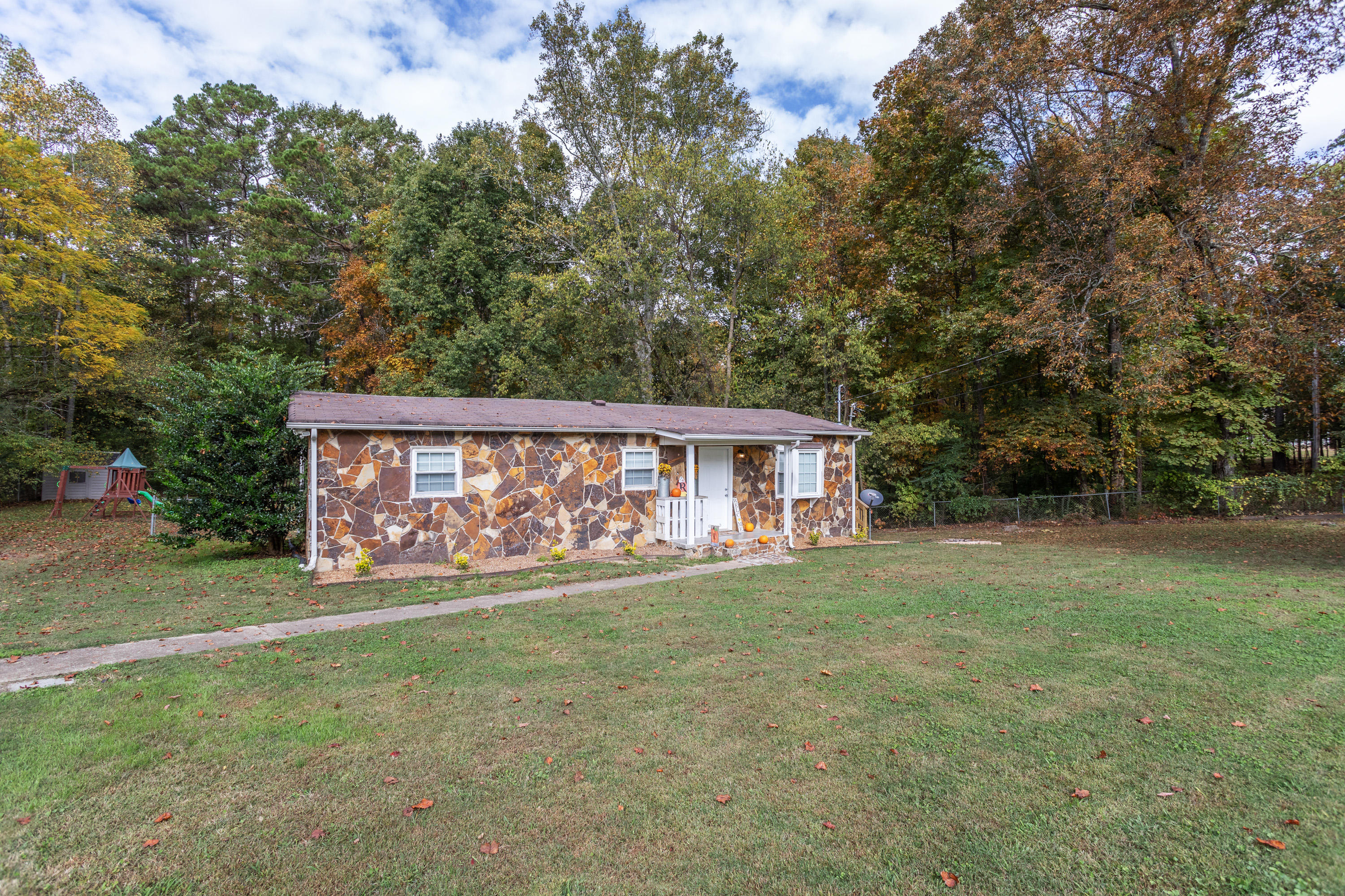 411 Anderson Dr_Front 2