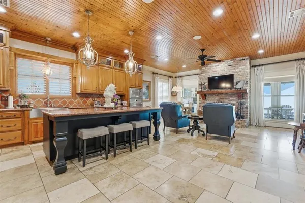 $799,999 | 1300 Charlestown Lane, Lake Charles, LA 70605