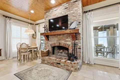 $850,000 | 1300 Charlestown Lane, Lake Charles, LA 70605