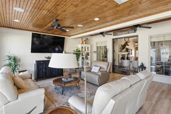$799,999 | 1300 Charlestown Lane, Lake Charles, LA 70605