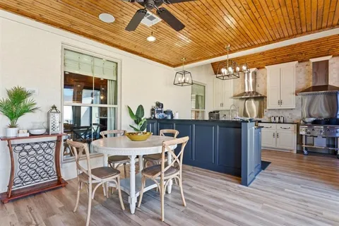 $850,000 | 1300 Charlestown Lane, Lake Charles, LA 70605