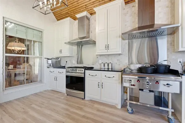$799,999 | 1300 Charlestown Lane, Lake Charles, LA 70605