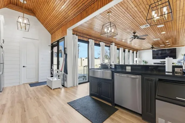 $799,999 | 1300 Charlestown Lane, Lake Charles, LA 70605