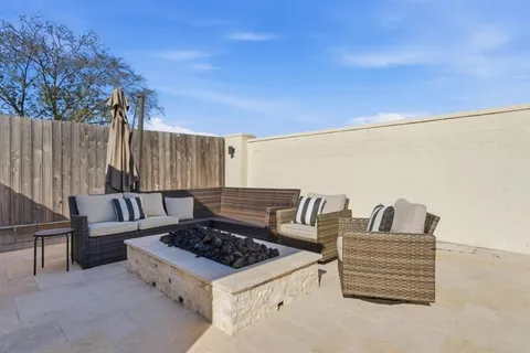 $850,000 | 1300 Charlestown Lane, Lake Charles, LA 70605