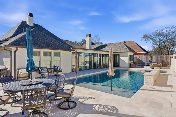 $799,999 | 1300 Charlestown Lane, Lake Charles, LA 70605