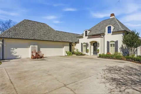 $850,000 | 1300 Charlestown Lane, Lake Charles, LA 70605