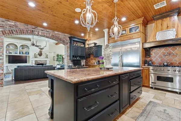 $799,999 | 1300 Charlestown Lane, Lake Charles, LA 70605