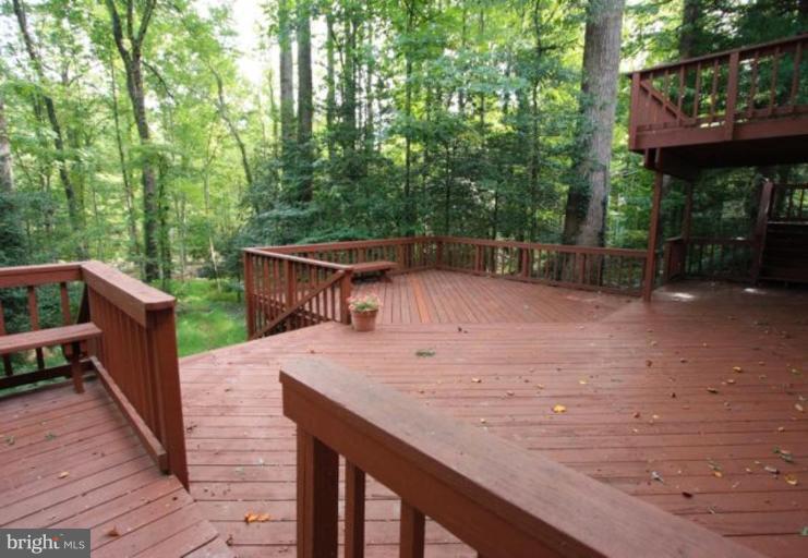 11322 Myrtle Lane Reston, VA 20191 - Photo 21 of 24 a view of a backyard with a sitting area