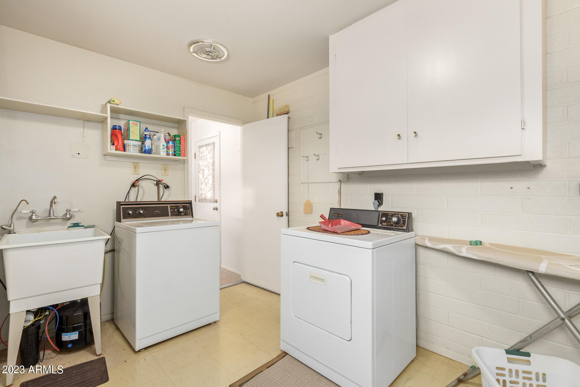 6416 East Adobe Road Mesa, AZ 85205 - Photo 22 of 26 Large laundry room