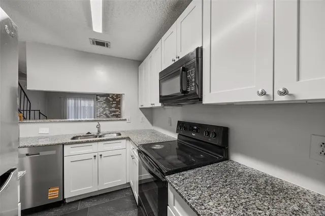 $1,650 | 601 Carriagehouse Lane, Unit A3, Garland, TX 75040