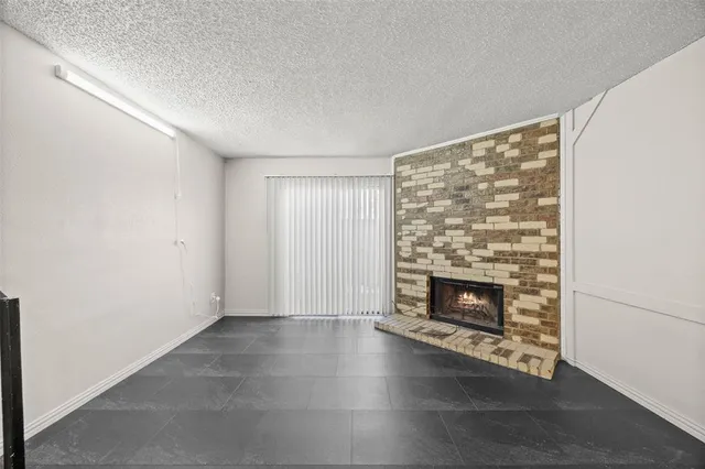 $1,650 | 601 Carriagehouse Lane, Unit A3, Garland, TX 75040